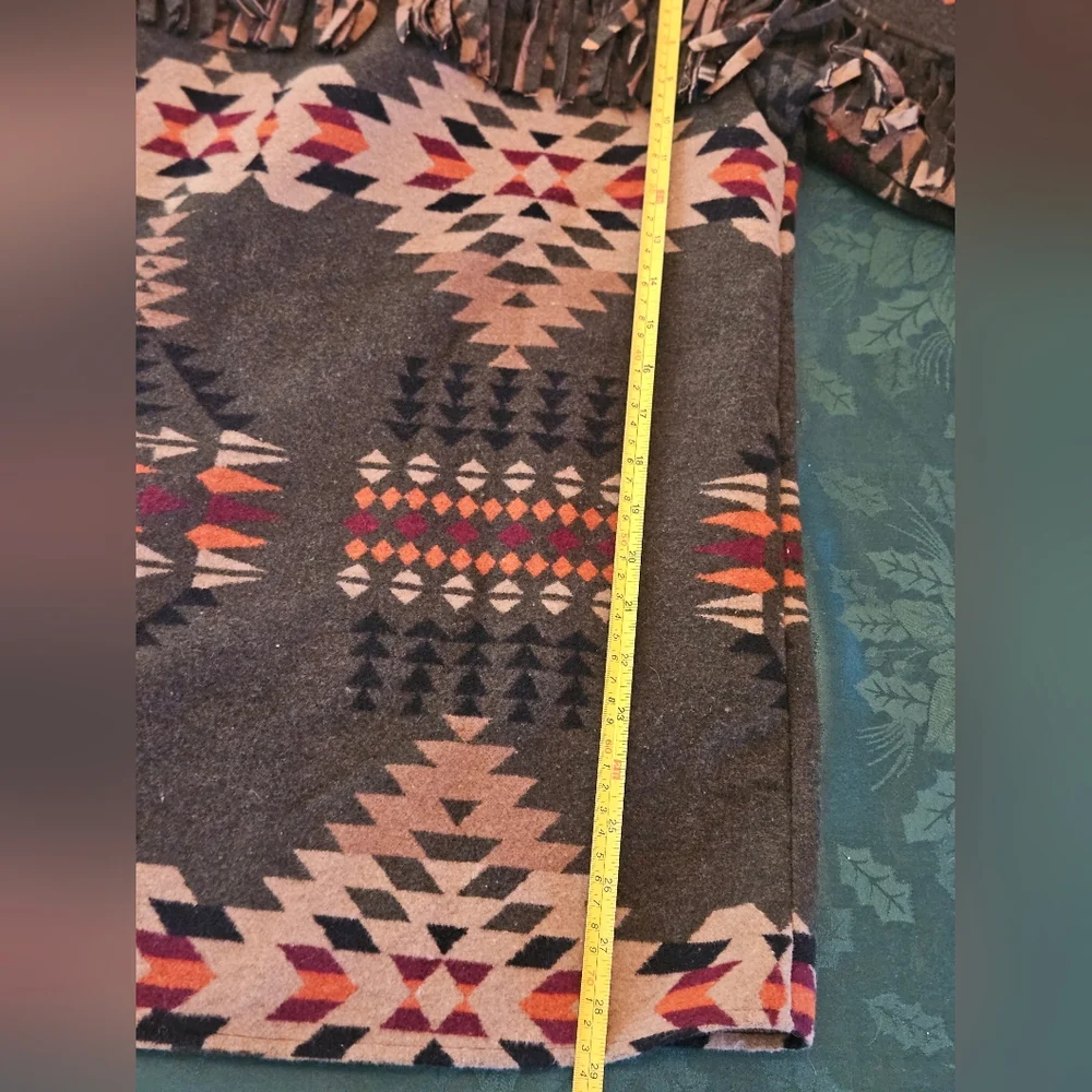 Stylish Patterned Aztec Jacket - Picture 11 of 13
